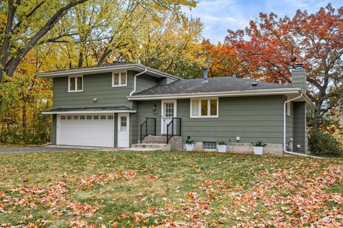 8401 Meadow Lake Rd N, New Hope, MN, 55428-2730 | Card Image