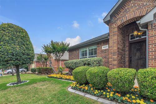 4023 Heavenly Way, Heartland, TX, 75126-8279 | Card Image