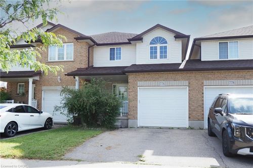 776 Paris Blvd, Waterloo, ON, N2T2Y1 | Card Image