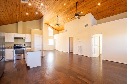 b-1050 County Road 129, Taylor, TX, 76574-5286 | Card Image