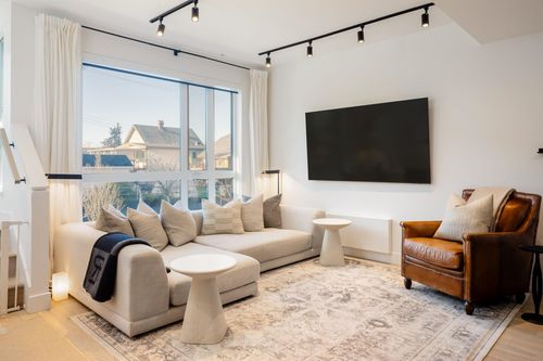 3914 Dumfries St, Vancouver, BC, V5N0J1 | Card Image