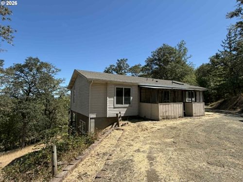 338 Topaz Ln, Roseburg, OR, 97471-8832 | Card Image
