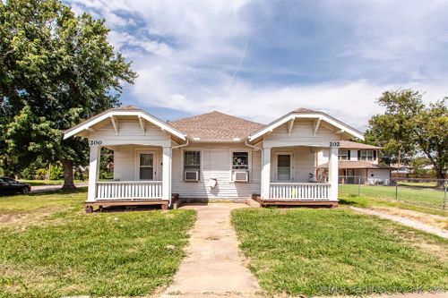 200 N Osage Street, Ponca City, OK, 74601 | Card Image