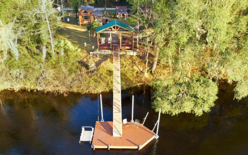 398 Ne Suwannee Trl, Mayo, FL, 32066-3843 | Card Image