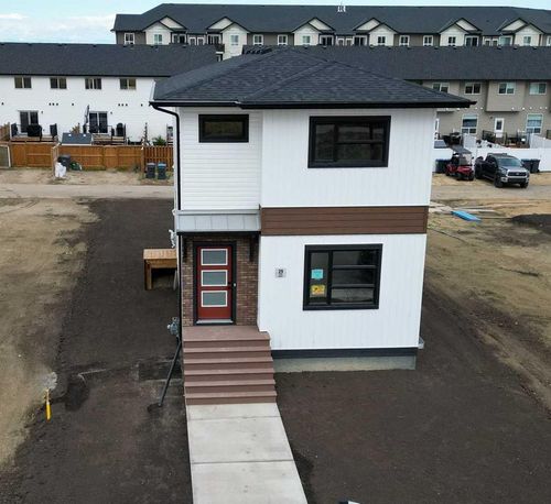 29 Ian Way, Sylvan Lake, AB, T4S0W5 | Card Image