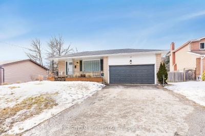 148 Anne St N, House other with 3 bedrooms, 2 bathrooms and 6 parking in Barrie ON | Image 1