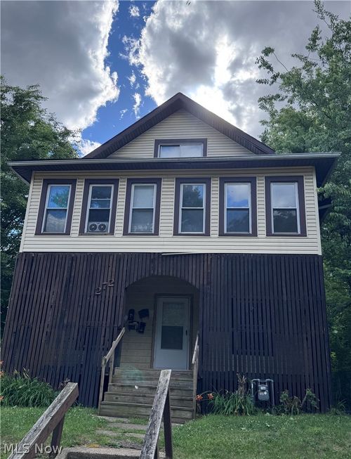 272 Kryder Ave, Akron, OH, 44305-3378 | Card Image