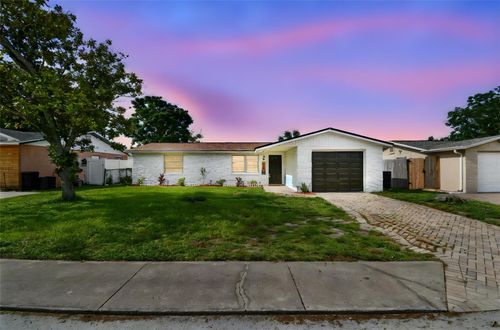 7020 Ivanhoe Dr, PORT RICHEY, FL, 34668-3821 | Card Image