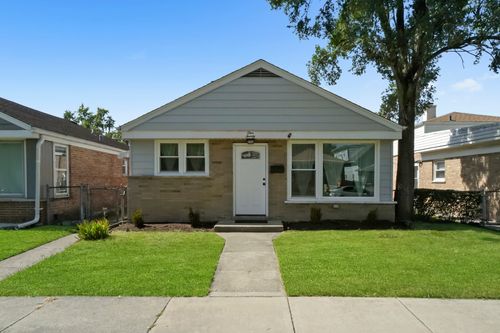 120 Hyde Park Ave, Bellwood, IL, 60104-1140 | Card Image