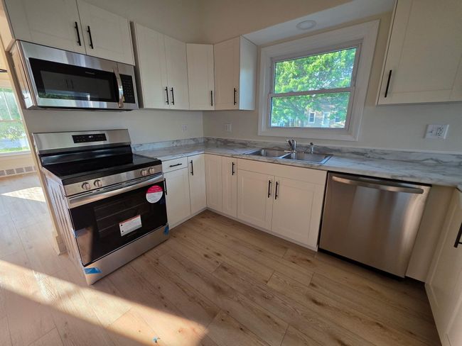 336 N Riverview Dr, House other with 3 bedrooms, 3 bathrooms and null parking in Parchment MI | Image 7