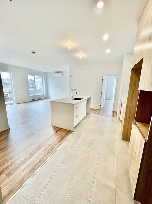 103-3035 Av Des Gouverneurs, Laval, QC, H7E0E2 | Card Image