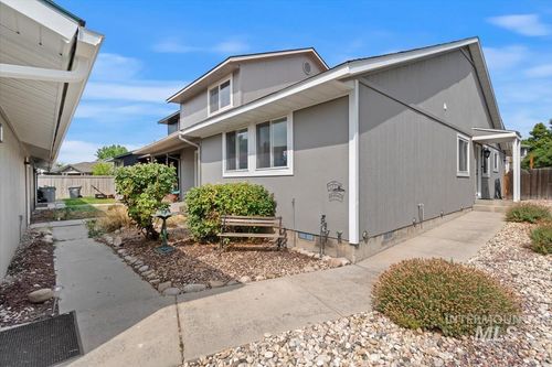 8584 W Rifleman St, Boise, ID, 83704-8351 | Card Image