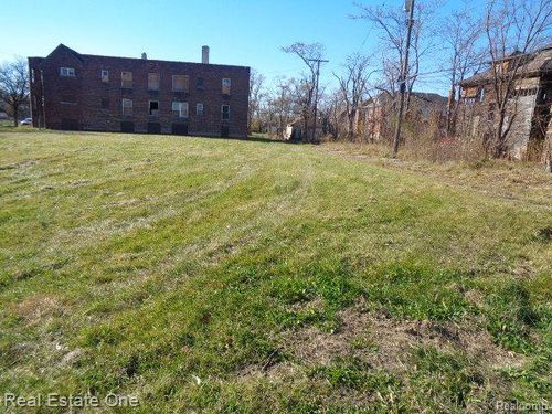 3734 W Chicago, Detroit, MI, 48206-1639 | Card Image