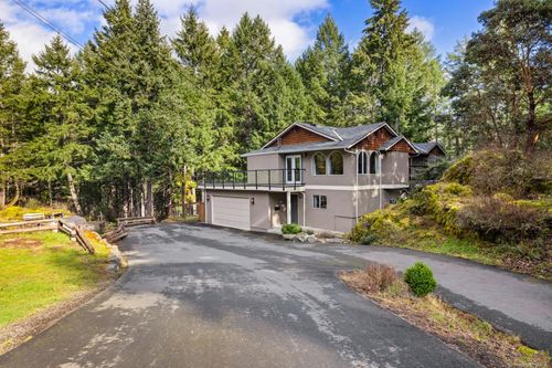 530 Lone Tree Pl, Victoria, BC, V9B6G9 | Card Image