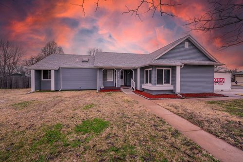 1835 S Cypress St, Wichita, KS, 67207-5815 | Card Image