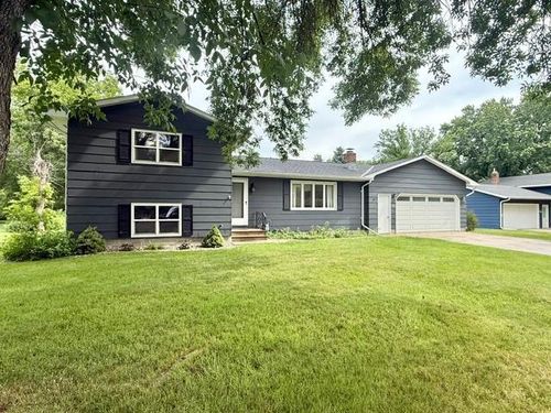 103 Northwood Dr, Redwood Falls, MN, 56283-1313 | Card Image