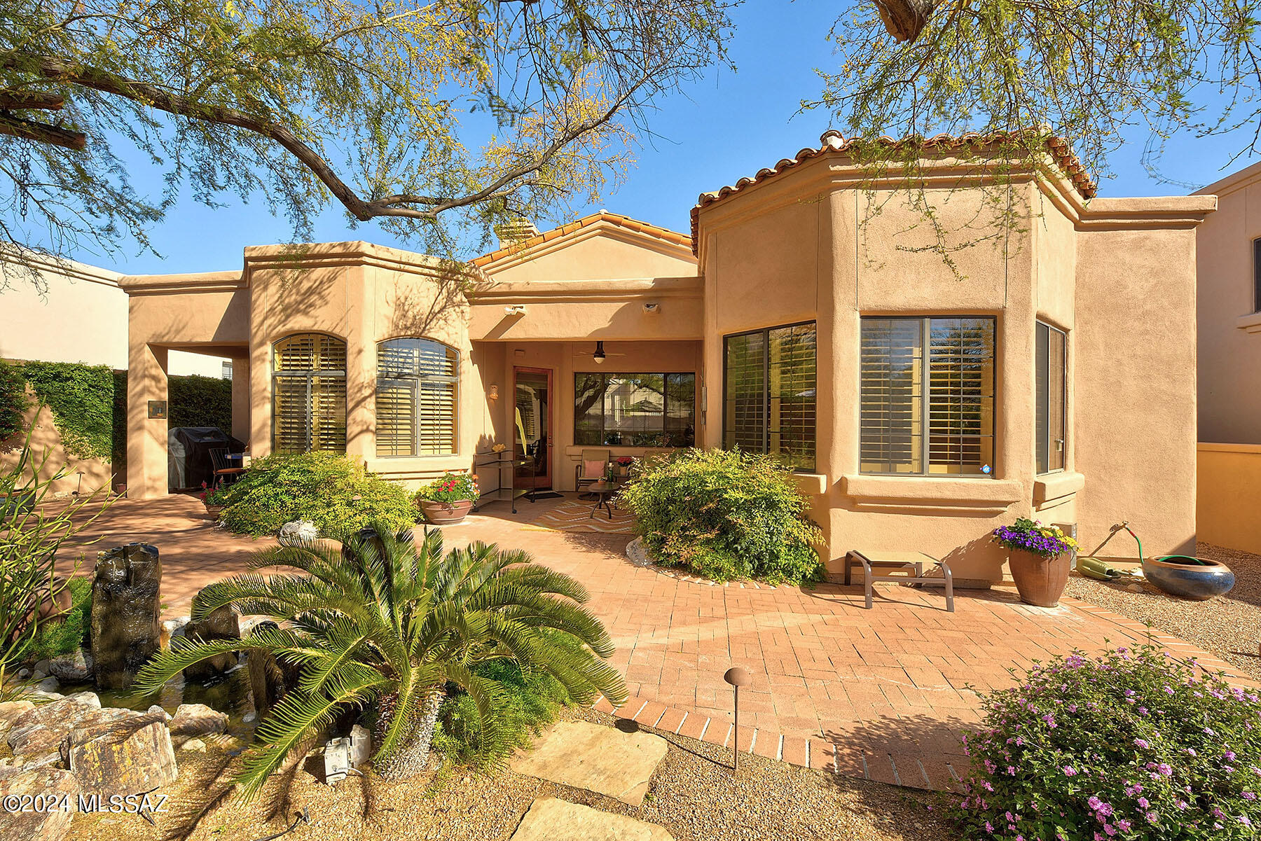 Calle Del Halcon , Tucson, AZ 85718