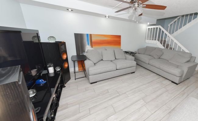 1512 15 Th Ter, Condo with 3 bedrooms, 3 bathrooms and null parking in Palm Beach Gardens FL | Image 12
