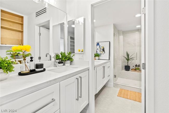 3111 Bel Air Dr, Unit#8F, Las Vegas, NV 89109 | Image 35