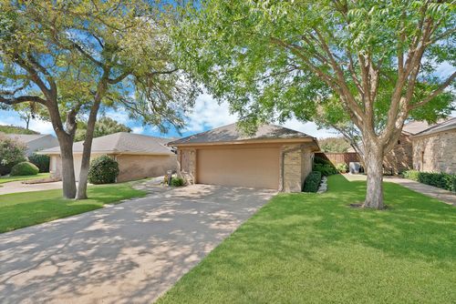 4021 Winter Park Ln, Addison, TX, 75001-4904 | Card Image