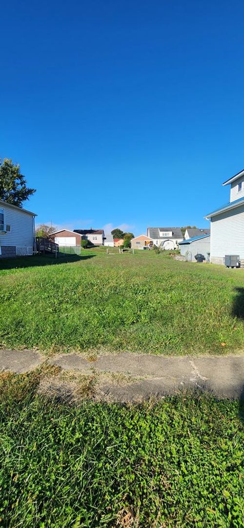 425 Annadale Ave, Moundsville, WV, 26041-2042 | Card Image