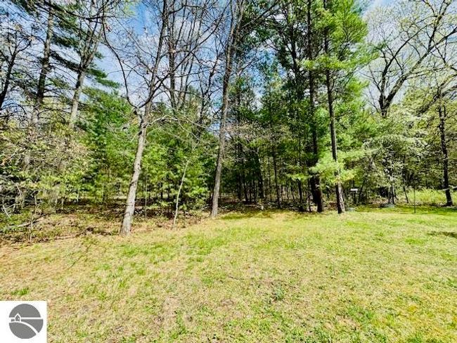 102 James Sq, House other with 4 bedrooms, 3 bathrooms and null parking in Roscommon MI | Image 27