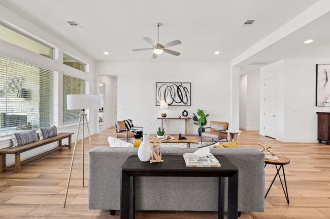 Family Room | Image 6