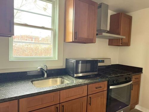 apt-1-9 Granville St, Haverhill, MA, 01832-5489 | Card Image