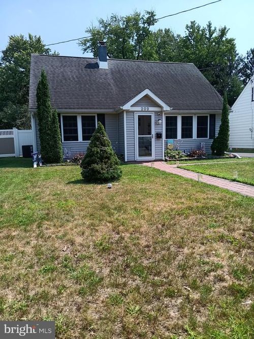 209 Eaton Ave, Hamilton, NJ, 08619-2505 | Card Image