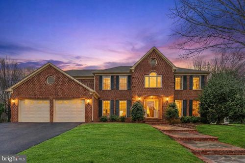 15197 Wetherburn Dr, CENTREVILLE, VA, 20120-3927 | Card Image