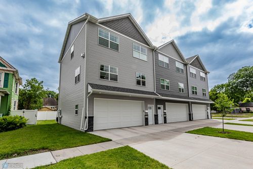 624 10th Ave N, Fargo, ND, 58102-3634 | Card Image