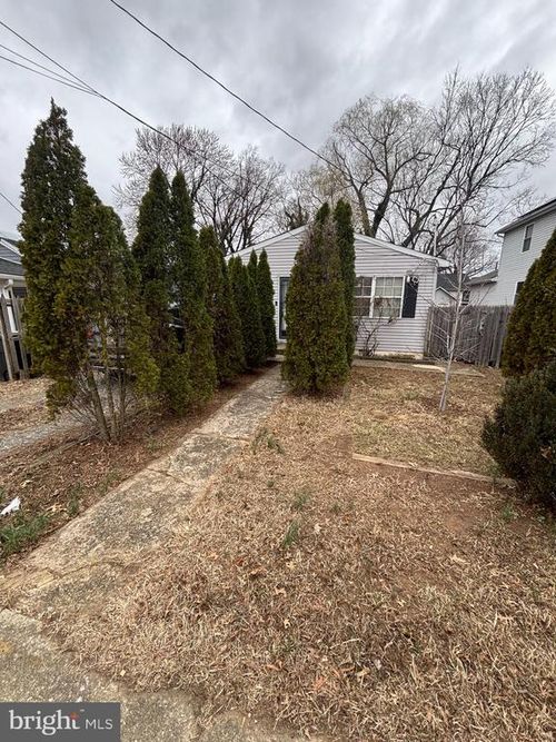 1304 Doewood Ln, CAPITOL HEIGHTS, MD, 20743-1016 | Card Image