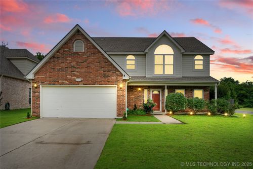 701 N Indianwood Ave, Broken Arrow, OK, 74012-2153 | Card Image