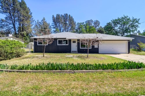 4525 Enchanted Way, Redding, CA, 96001-4040 | Card Image
