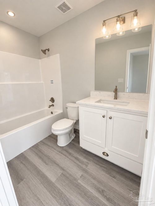 0-5829 Peachtree St, Milton, FL, 32570 | Card Image