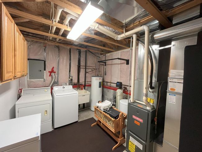 Utility Room - Lower Level | Image 15