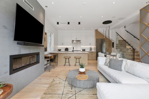1-1621 E 11th Ave, Vancouver, BC, V5N1Y8 | Card Image