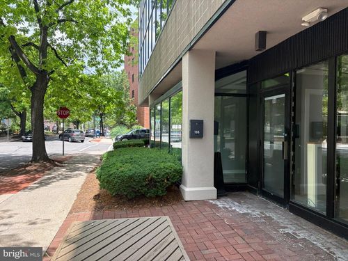 c-300 S Allen Street, State College, PA, 16801 | Card Image