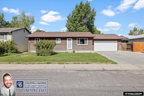 2986 Herrington Dr, Casper, WY, 82604-3624 | Card Image