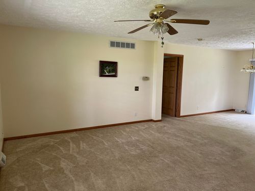 8812 N 100 E Street, Huntington, IN, 46750 | Card Image