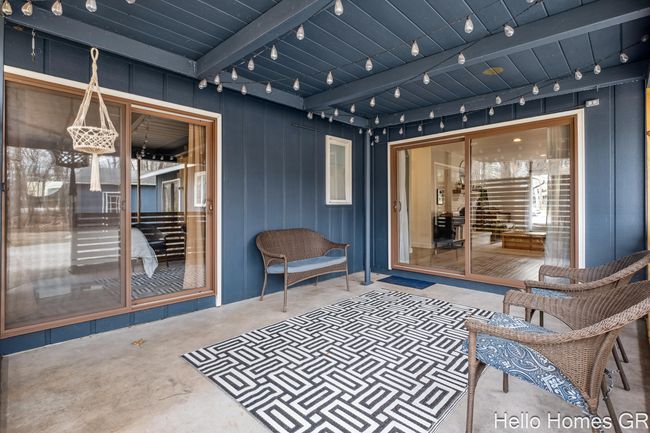 Private Porch | Image 33