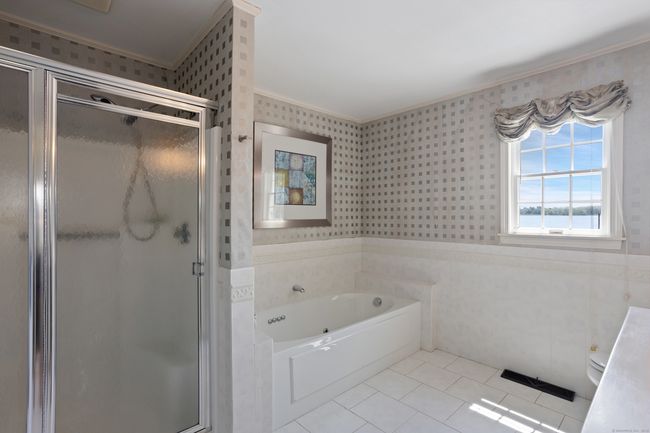 Whirlpool tub | Image 28