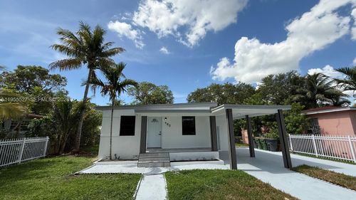 980 Ne 146th St, North Miami, FL, 33161-2343 | Card Image