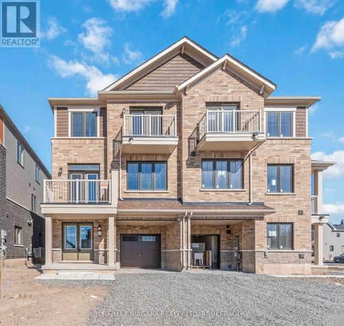 12 Feather Road, Welland (Dain City), ON, L3B0P3 | Card Image