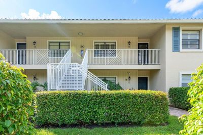 20D - 20 Westgate Lane, Condo with 2 bedrooms, 2 bathrooms and null parking in Boynton Beach FL | Image 2