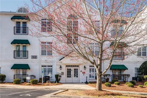unit-203-102 Sunset Cir, Greensboro, NC, 27408-6647 | Card Image