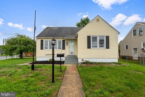 69 Union St, PENNSVILLE, NJ, 08070-1845 | Card Image