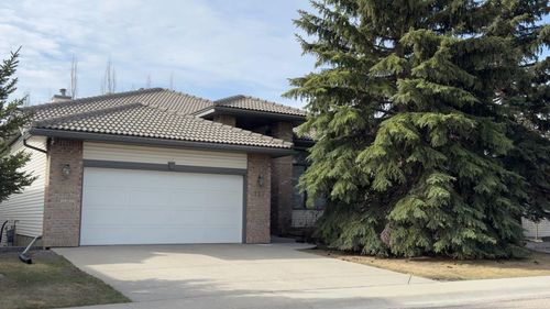 117 Woodpark Close Sw, Calgary, AB, T2W6H1 | Card Image