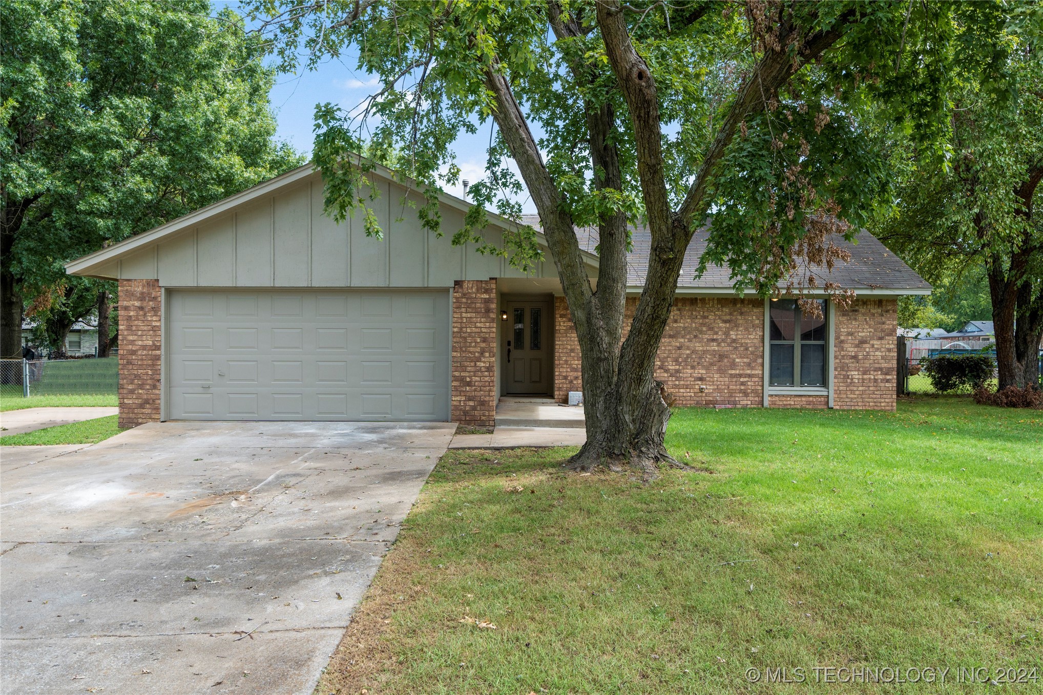 Dogwood St, Glenpool, OK 74033