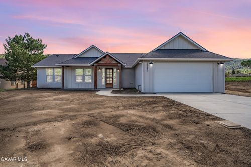 29840 Pinedale Dr, Tehachapi, CA, 93561-9108 | Card Image